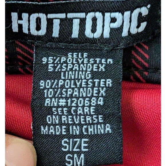 Hot Topic Skirt Womens M Red Black Plaid O-Ring Front Zip Skater Mini Goth Y2K - Picture 2 of 5